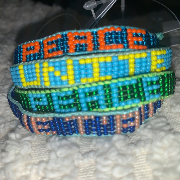 SET OF 4 NEW KENYAN BEADED BRACELETS PEACE LOVE - Picture 2 of 7